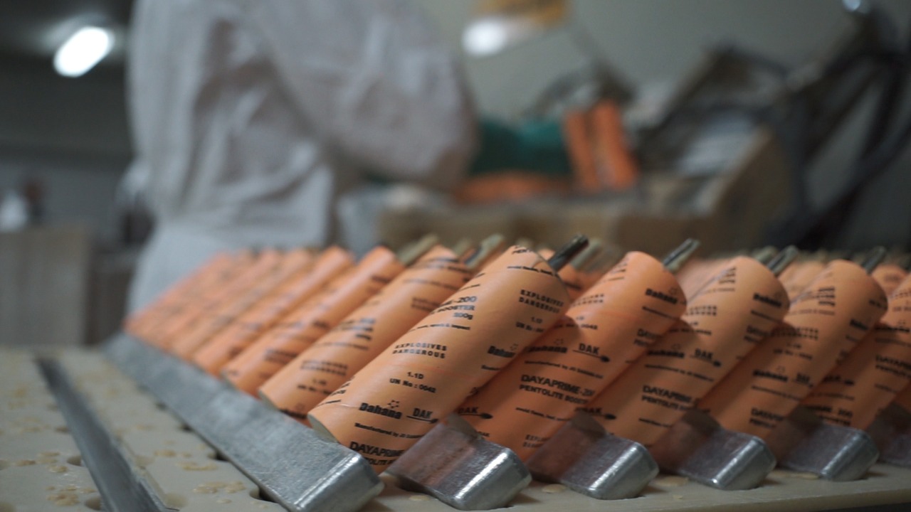 Mengenal Produk High Explosive Dayaprime Booster Dahana