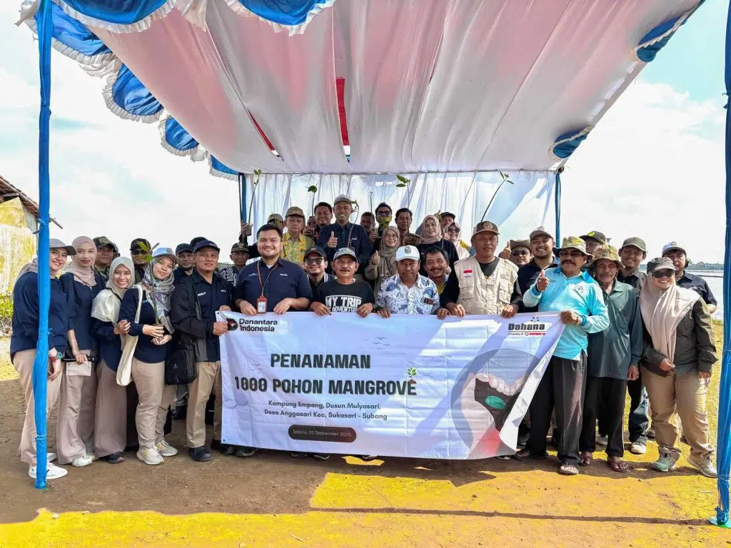 Reaffirming Commitment to Environmental Conservation, Dahana Plants 1,000 Mangroves on Subang Coast