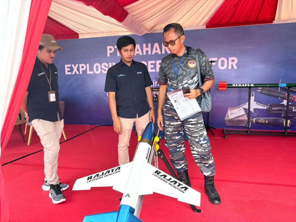 Dahana Showcases Leading Defense Equipment at 2025 TNI Fair