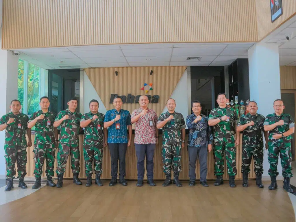 Head of the Indonesian Air Force R&D Office Visits PT Dahana to Follow Up on Research Agreement