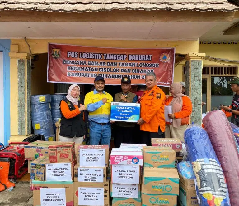 Tak Tinggal Diam, PT Dahana Gerak Cepat Salurkan Bantuan untuk Warga Sukabumi
