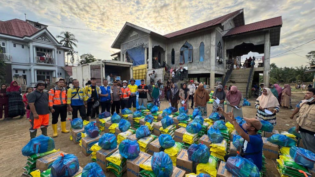 Dahana Peduli, Salurkan Bantuan untuk Korban Banjir dan Longsor Aceh