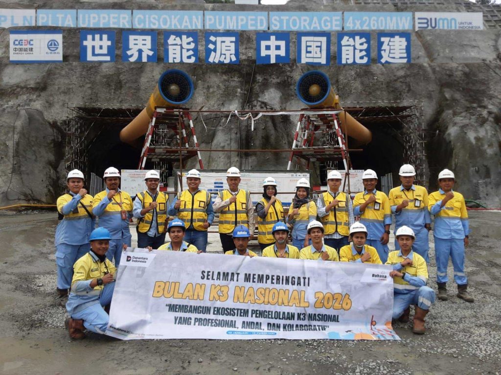 Dahana PD Visits Upper Cisokan HPP Project, Affirms Commitment to OHS and Work Quality