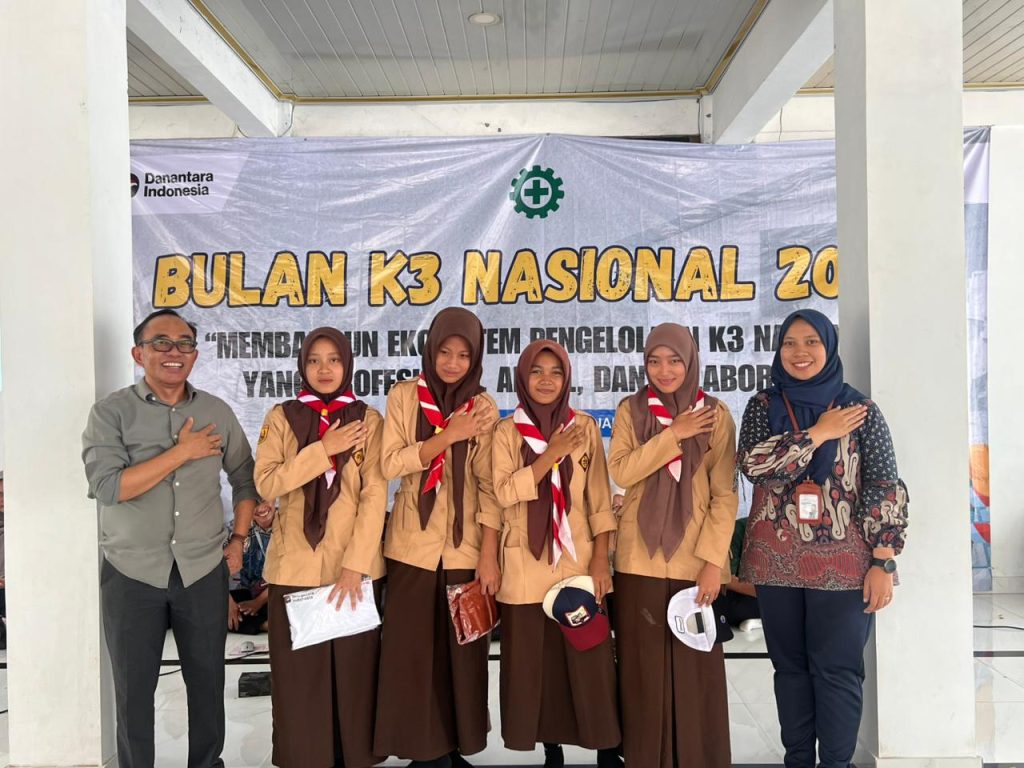 Not Just OSH, DAHANA Educates Students about HIV & TB